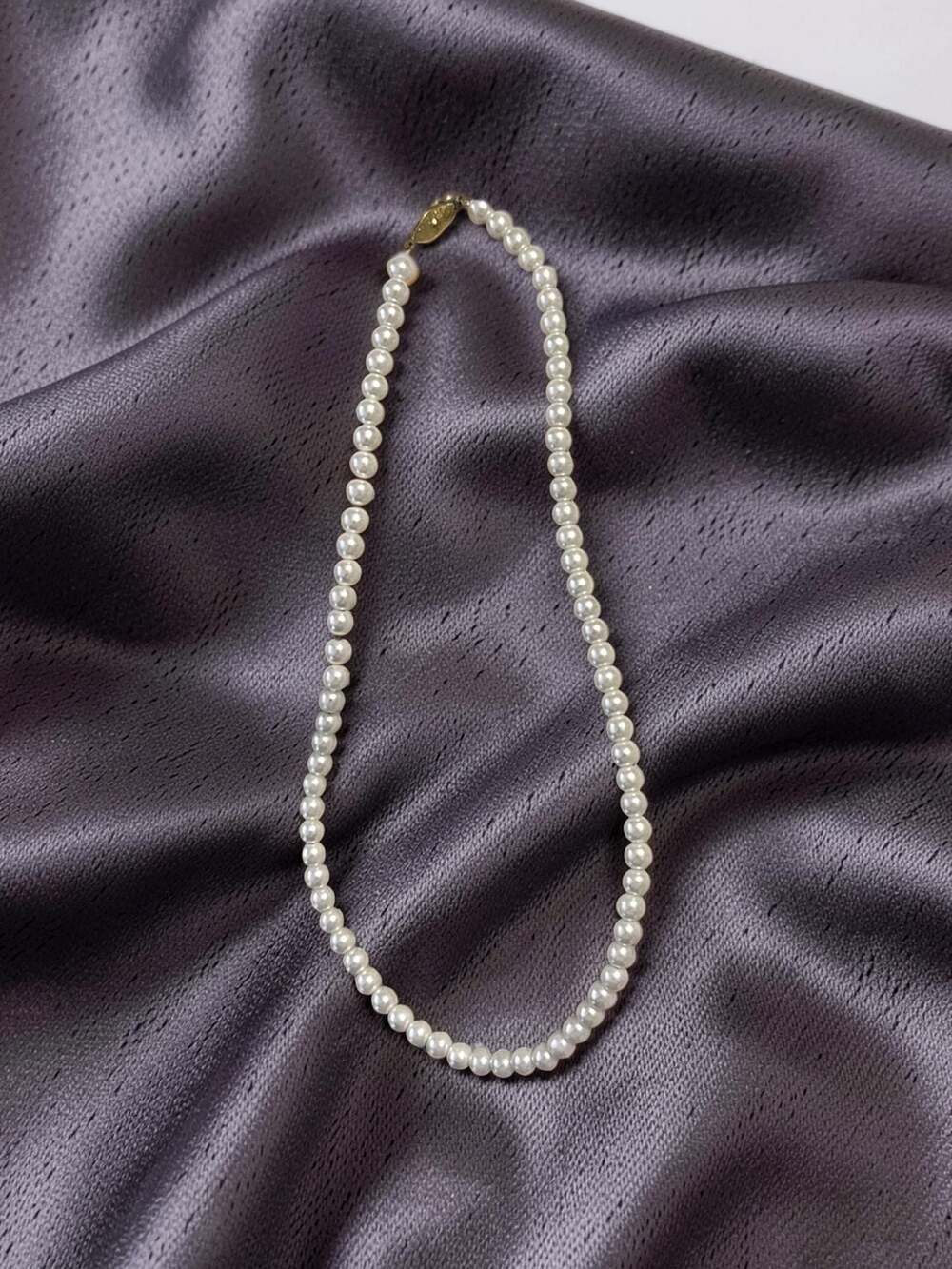 Vintage Single Strand Faux Pearl Necklace with Gold-Tone Barrel Clasp. 8”